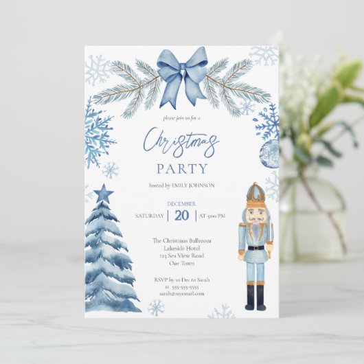 Nutcracker silberblau-blauer Bug Weihnachten Party Einladung (Stehend Vorderseite)