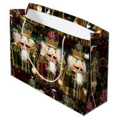 Nutcracker Soldiers Weihnachten Große Geschenktüte (Rückseite Schrägansicht)