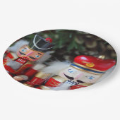 Nutcrackers mit Urlaubshintergrund Pappteller (Schrägansicht)