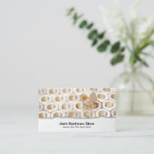 Nuts-Bolzen im Hardware-Store schließen Einzelhand Visitenkarte (Stehend Vorderseite)