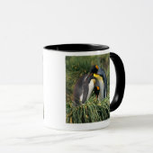 Nuzzling König-Pinguine Tasse (VorderseiteRechts)