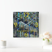 NYC Fire Escapes Pop Art Moderne Runde oder Platz Quadratische Wanduhr (Zuhause)