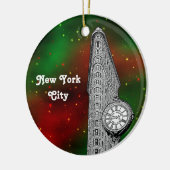 NYC Flatiron Gebäude Red Grn Starry Xmas Keramikornament (Links)