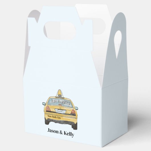 NYC Gefallen Box. Begrüßungstaxis Geschenkschachtel (Geöffnet)