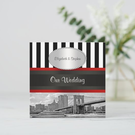 NYC Skyline Brooklyn Bridge Blk White P2 Wedding Einladung (Stehend Vorderseite)