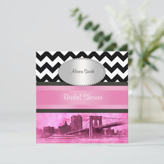 NYC Skyline Brooklyn Bridge BW Pnk P Brautparty Einladung (Stehend Vorderseite)