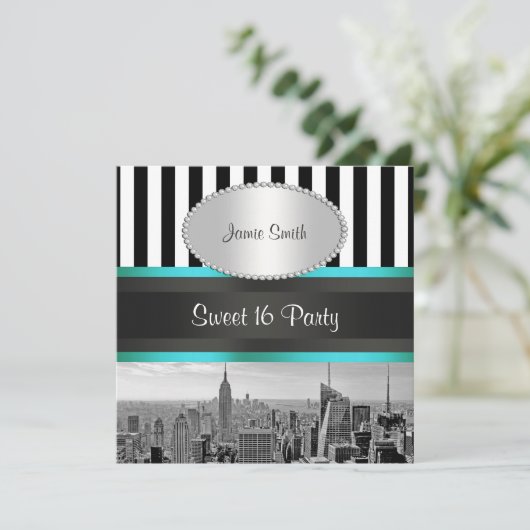 NYC Skyline BW Blk Wht Strp Aquamarin P Sweet 16 P Einladung (Stehend Vorderseite)