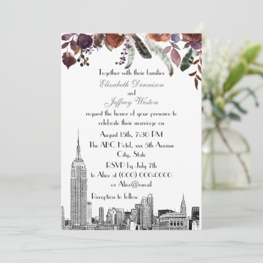 NYC Skyline ESB Etch Burgundy Plum Floral Wedding Einladung (Stehend Vorderseite)