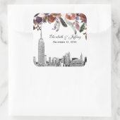 NYC Skyline ESB Etch Burgundy Plum Floral Wedding Quadratischer Aufkleber (Tasche)