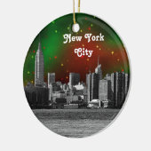 NYC Skyline Etched ESB Red and Green Starry Xmas Keramik Ornament (Links)
