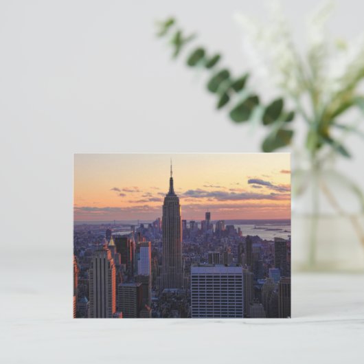 NYC Skyline kurz vor Sonnenuntergang Postkarte (Stehend Vorderseite)