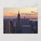 NYC Skyline kurz vor Sonnenuntergang Postkarte (Vorderseite)