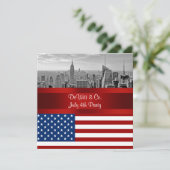 NYC Skyline USA Flag Red White Blue Party Einladung (Stehend Vorderseite)
