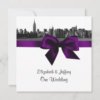 NYC Wide Skyline Etched BW Lila Wedding SQ Einladung