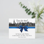 NYC Wide Skyline Etched BW Royal Blu Save the Date Ankündigungspostkarte (Stehend Vorderseite)
