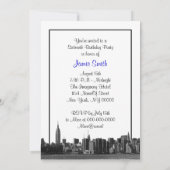 NYC Wide Skyline Etched BW Royal Blue Sweet 16 Einladung (Rückseite)