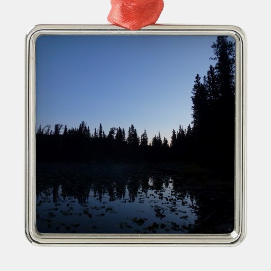 Nymph Lake at Dawn Ornament Aus Metall (Vorne)