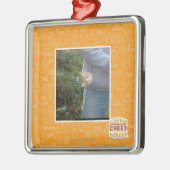 O hai ornament aus metall (Links)