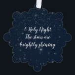 O Holy Night Christmas Song Texte auf Starry Sky Ornament Karte<br><div class="desc">Diese Weihnachtsschmuckkarte zeigt die Texte "O Heilige Nacht,  die Sterne hell leuchten" in einem Schriftart mit weißem Schrift auf einem Hintergrund von leuchtend funkelnden Sternen in einem Nachthimmel.</div>