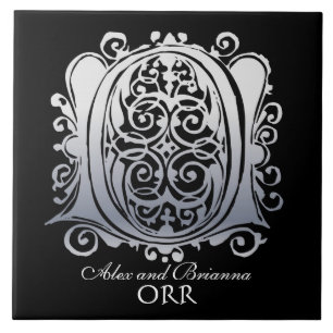 O Monogramm "Silver Lace on Black" mit Namensliste Fliese