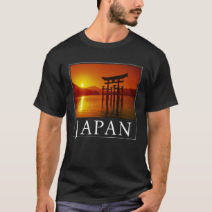 O-Torii-Tor, Itsukushima-Schrein Miyajima, Japan T-Shirt