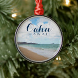Oahu Hawaii Ocean Waves & Beach Ornament Aus Metall<br><div class="desc">Genießen Sie dieses schöne digitale Foto mit Ölfarbe eines abgelegenen ruhigen Strandes in Oahu,  Hawaii. Foto © by HawaiiSands</div>