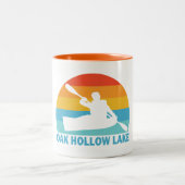 Oak Hollow Lake North Carolina Kayak Zweifarbige Tasse (Mittel)