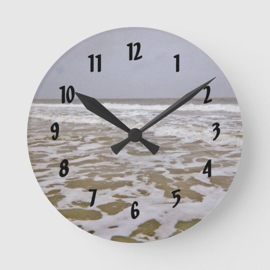 Oak Island Shows entlang North Carolina Runde Wanduhr (Vorderseite)