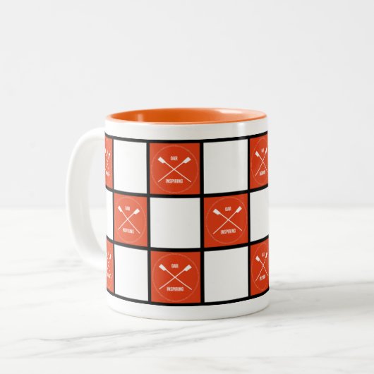 Oar inspirierend orangefarbene Quadrate Zweifarbige Tasse (Vorderseite Links)