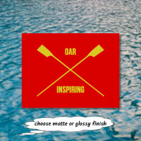 Oar inspirierend Slogan und gekreuzte Ruder rot