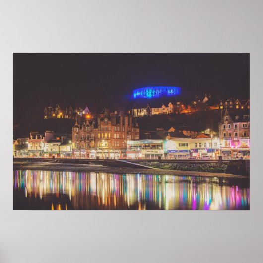 Oban Harbour bei Nacht Poster (Vorne)