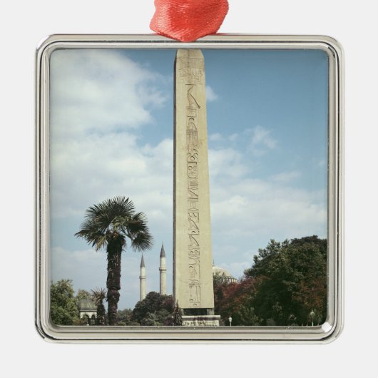 Obelisk von Theodosius I, mit einer römischen Ornament Aus Metall (Vorne)