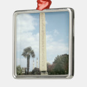 Obelisk von Theodosius I, mit einer römischen Ornament Aus Metall (Links)