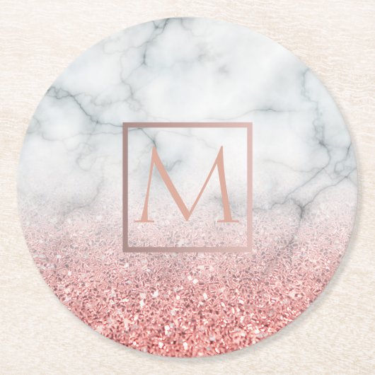 Ober-Rose-Goldmonogramm auf weißem Marmorstein Runder Pappuntersetzer (Vorderseite)