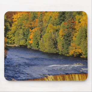 Oberer Tahquamenon-Wasserfall in UP Michigan im Mousepad