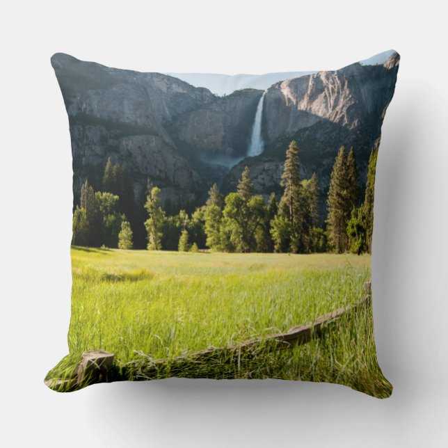 Oberes Yosemite Falls Kissen (Vorderseite)