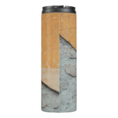 Oberfläche aus grauem Beton Thermosbecher (Rückseite)