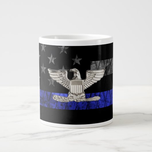 Oberst Thin Blue Line Distressed Flag Jumbo-Tasse (Vorderseite)