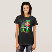 Oberstes Stethoskop mit Kobold T-Shirt (Vorne ganz)