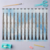 Oboen wiederholen sich gegen den Hintergrund des b Seidenpapier (Basteln)