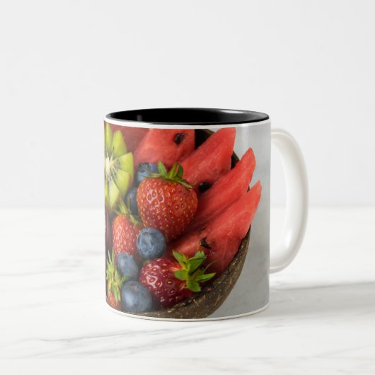 Obst und Gemüse in Farbe Zweifarbige Tasse (VorderseiteRechts)