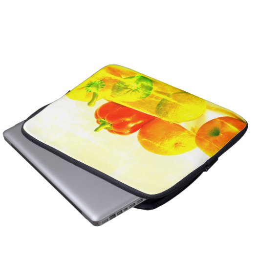 "Obst und Gemüse" Niedliches Foto. Jetzt kaufen Laptopschutzhülle (Vorne Knopf)