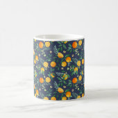 Obstangen mit tropischen Blätter und Blume Kaffeetasse (Mittel)