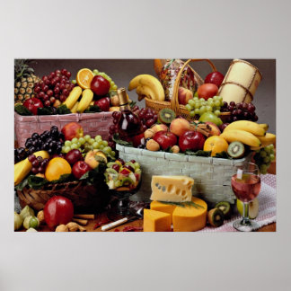 Obstkörbe, gemischte Früchte und Käse Poster
