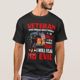 Obwohl ich durch den Veteranen des Militärs gehe 2 T-Shirt