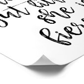 Obwohl sie nur klein ist, ist sie ein scharfes Pos Poster (Ecke)