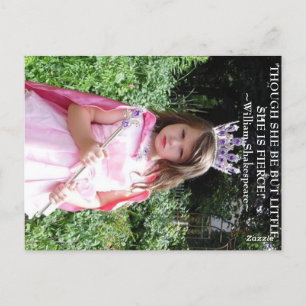 Obwohl sie nur wenig ist, ist sie erbittert! postkarte