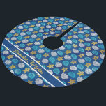 Ocean Beach Seashells Starfish Navy Blue Christmas Polyester Weihnachtsbaumdecke<br><div class="desc">Stärken Sie Ihre Wohngestaltung im Urlaub mit einem maßgeschneiderten Weihnachtsbaumrock. Ocean Beach Seashells Starfish Navy Blue Weihnachtsbaumrock. Personalisieren Sie mit Ihrem Namen,  Initialen,  Zitat,  Nachricht oder allem,  was Sie wünschen.</div>