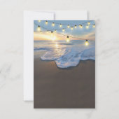 Ocean Beach String Lights Wedding RSVP Karte (Rückseite)