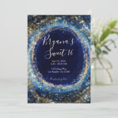 Ocean Blue & Gold Sparkling Lights Sweet 16 Party Einladung (Stehend Vorderseite)